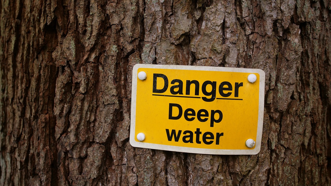 Deep water warning sign